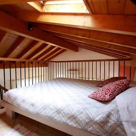 3 Borgo Di Garda * Lonato