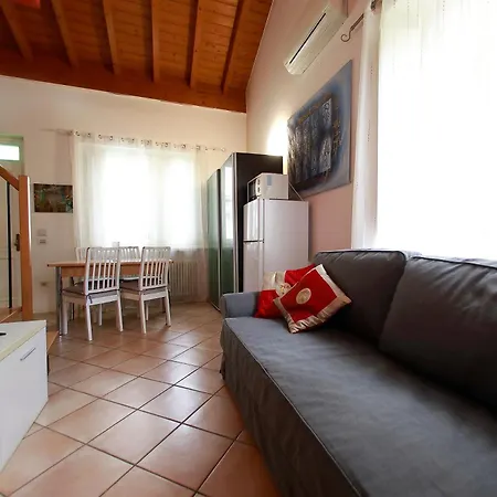 3 Borgo Di Garda *