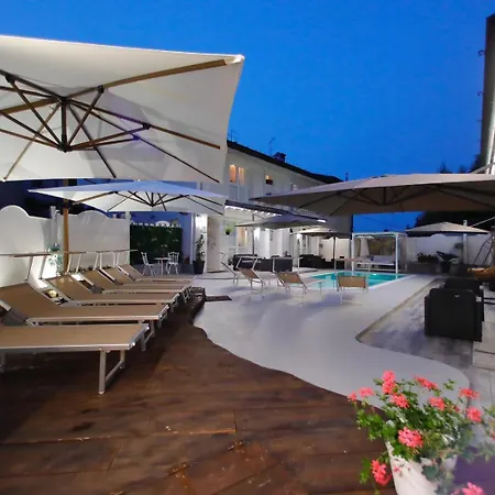 3 Borgo Di Garda